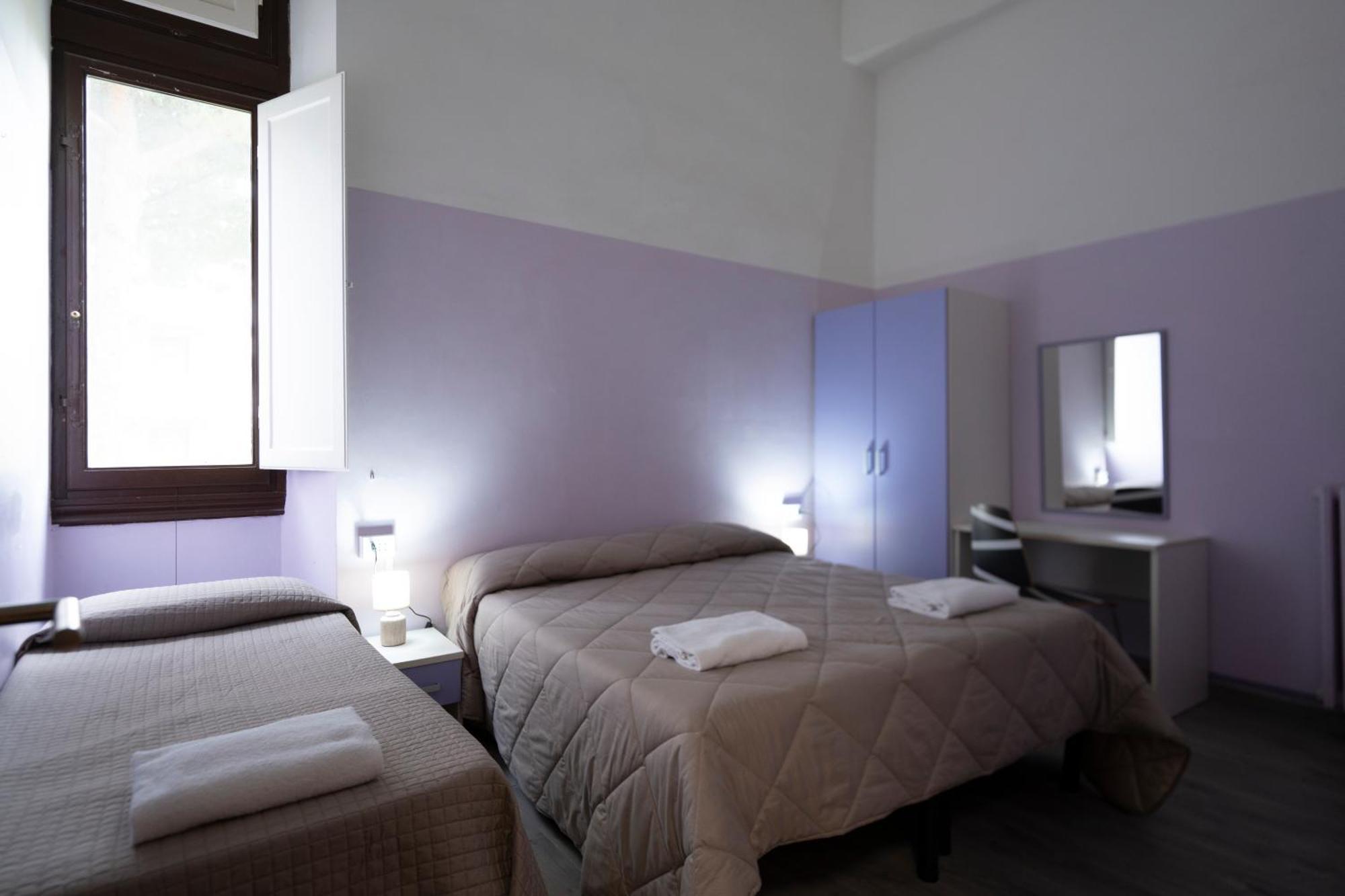 Hotel & Hostel 7 Firenze Bagian luar foto