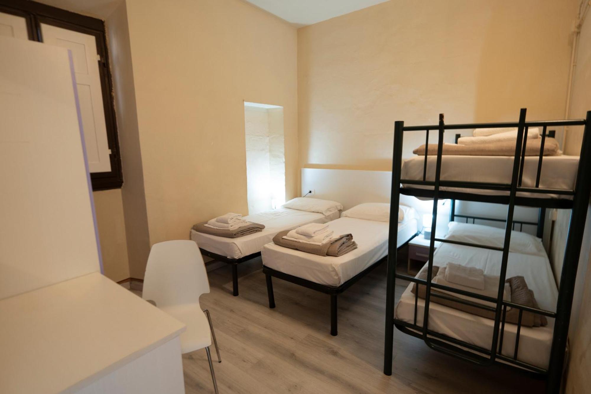 Hotel & Hostel 7 Firenze Bagian luar foto