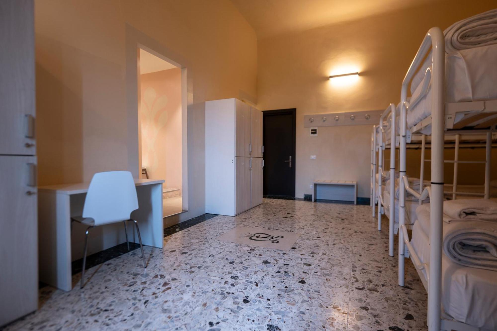 Hostel 7 Firenze Bagian luar foto